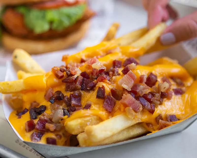 Papas Fritas Cheddar y Panceta